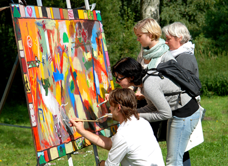Publikum maler Mols ved nationalparkens indvielse